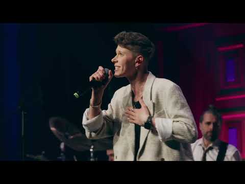 Virginia Ernst - Hallo ( Offizielles Musikvideo)