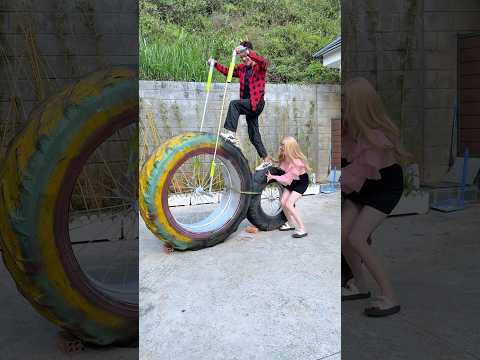 The battle between the biggest motorcycles😂 最大のバイク同士の戦い😂