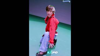 Download lagu dino spoiling the back roll of his 'Wait' choreo??!! 😭😭😂 #seventeen #dino mp3 Download lagu dino spoiling the back roll of his 'Wait' choreo??!! 😭😭😂 #seventeen #dino mp3
