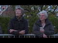 Weg afgesloten om woonarken naar Oranjewijk Urk te takelen