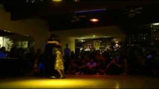 RODRIGO PALACIOS Y AGUSTINA BERENSTEIN BAILAN EN LA MILONGA 10 1/3