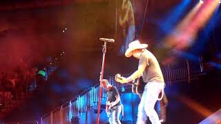 Jason Aldean - I Won&#39;t Back Down (Tom Petty Cover) @the  KFC Yum Center in Louisville, KY (10/20/17)