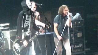 Bad Religion w/Eddie Vedder &quot;Watch it Die&quot; Philadelphia Spectrum Halloween 10/31/09