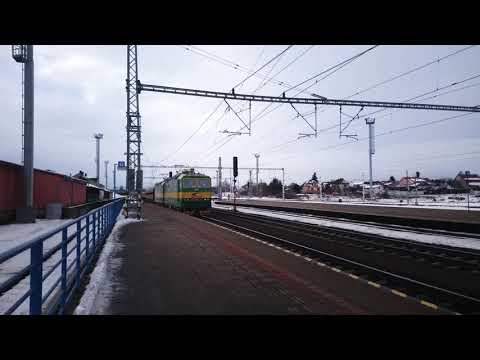 131 082-0, 131 081-2 nákladný vlak v zšt. Poprad-Tatry
