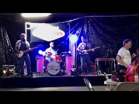 Fabulous Thrillbillies–The Race Is On