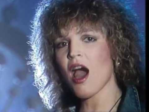 Věra Martinová - Malý dum nad skálou