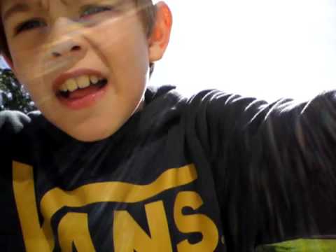 Cykler og hopper på trampolin ep 2