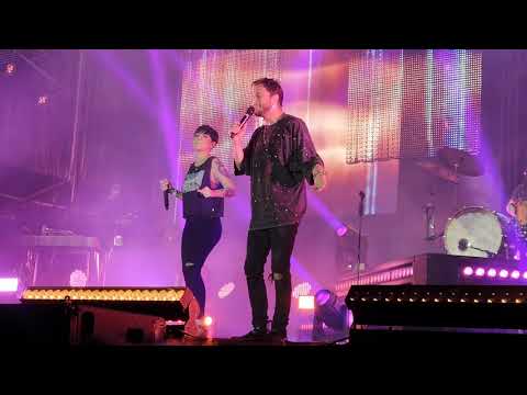 Manuel Carrasco & Alba Gil / Llámame loco