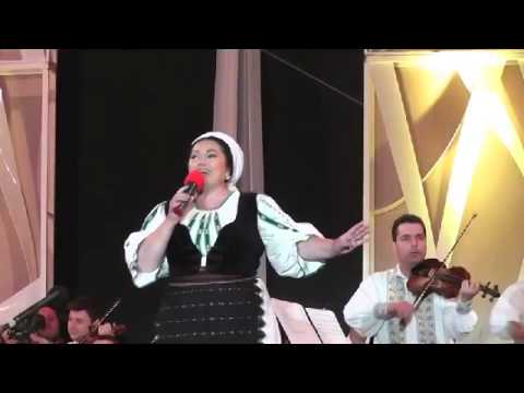 Mariana Anghel-Hai la joc cu mine(arhivă personală artist) #Mariana_Anghel
