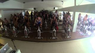 preview picture of video 'Aula de Spinning na Academia da Praia 12/01/2013'