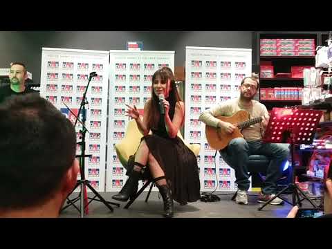 Betül Demir - Meşgul (Kanyon D&R Akustik Performans) (26.12.2017)