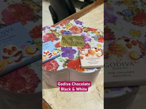 Godiva Chocolate, dark chocolate almond, milk chocolate speculoos #godiva #chocolate #almond #milk