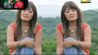 Download lagu Layung Sore - Nunung Alvi mp3