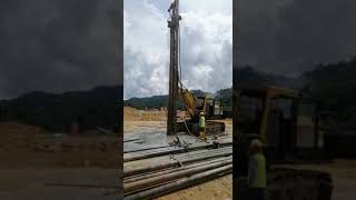 preview picture of video 'Operator Village Balleh Dam - BLP3 Sarawak Energy - Micropile -'