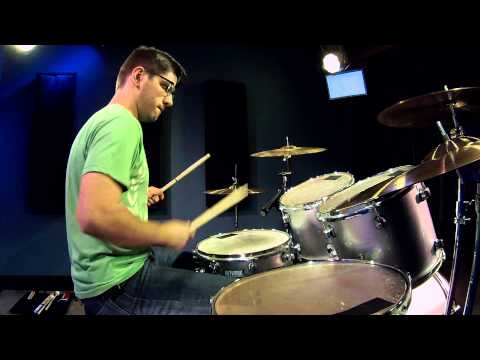 Cobus - Quick Solo On A Very Cheap Drum-Set