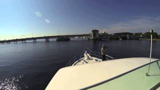 preview picture of video 'Nighthawk I Arriving New Bern Grand Marina'
