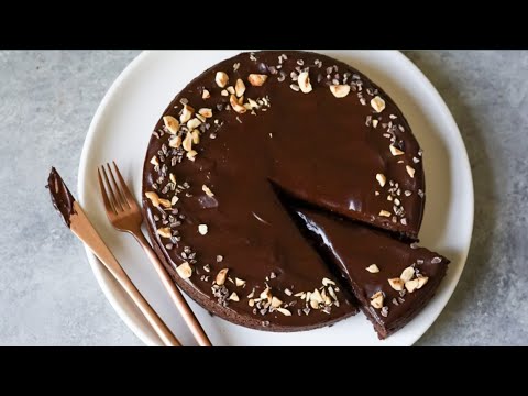 Super Moist Creamy Chocolate Cake Recipe - Sugarcoated dimpy