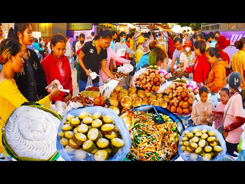Factory worker's street food, yummy breakfast for $0.60, Cambodian street food