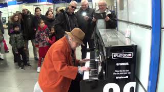 Old Lady Plays Stride Piano Like A Goddess