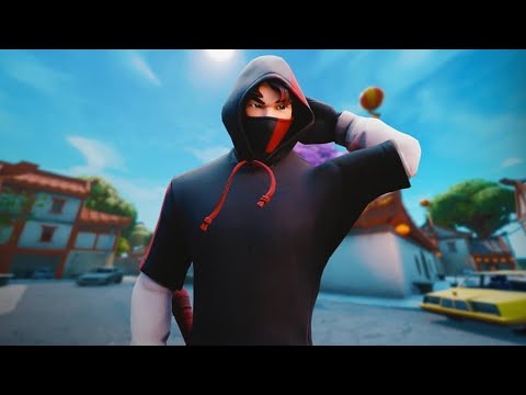 "Quando hai ikonik é tutto più semplice" Italian Girl