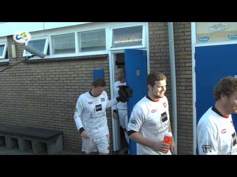 Uitreiking prijs Staatsloterij VV Nieuwerkerk door Ronald de Boer