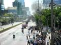 Heavy gunfires at Rama 4 Road.MP4