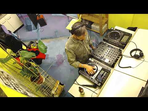 CCTV Radio w/ Opål