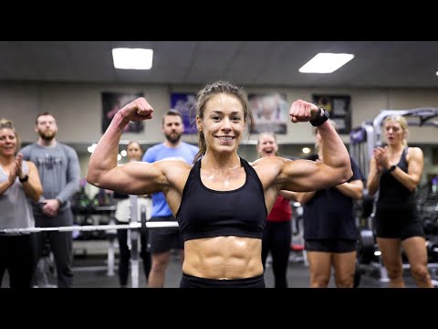 Do you know that DonnaJean Wilde set the longest plank (female) at over FOUR HOURS 💪