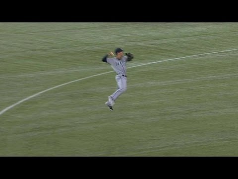 SEA@TOR: Ryan gets airborne to make a great play