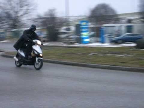Darth Vader fährt Roller