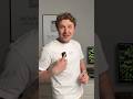 Ai Pin носи нейросеть на футболке