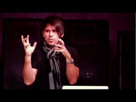 At: Guitar Center Workshop - BT demos "Stutter Edit"