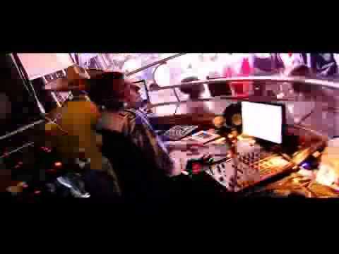 Dj R-Wan en club sur l'ile de la Réunion