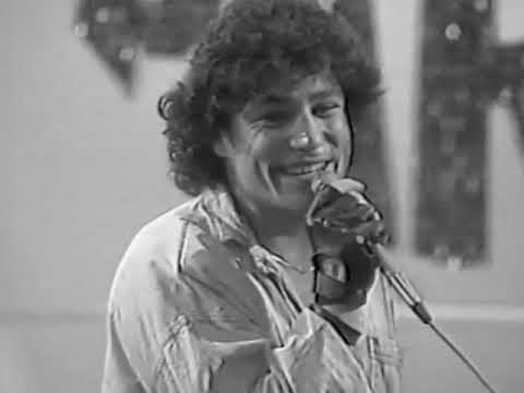 Hit The Ground Runnin' - Moment To Moment (1988)