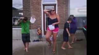 preview picture of video 'Biggar, SK pharmasave ice bucket challenge.'