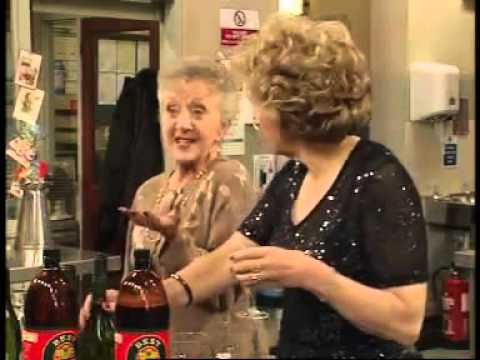 BBC Dinnerladies  S1E5   Party Comedy)