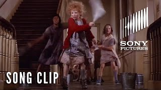 ANNIE (1982) - “It’s The Hard Knock Life” Full Clip