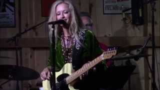 &quot;Gotta Get Back&quot;  Shelby Lynne @ Daryl&#39;s House 5/9/15