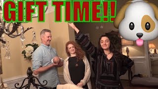 PRESENTS FOR LITTLE JADE!! PUPPY HIDING SURPRISE...BEDTIME STORIES W/ CUTEST POMERANIAN!!