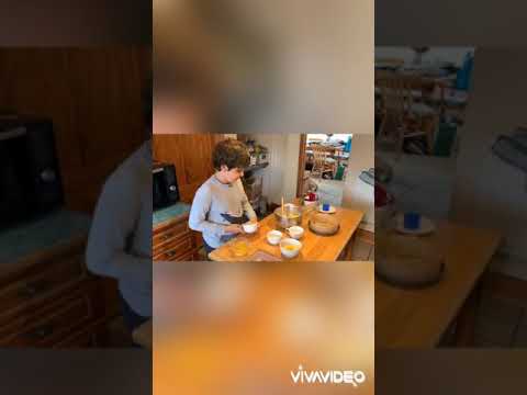 Arun bakes Windfall Apple Sponge Cakes 🍏 🍎