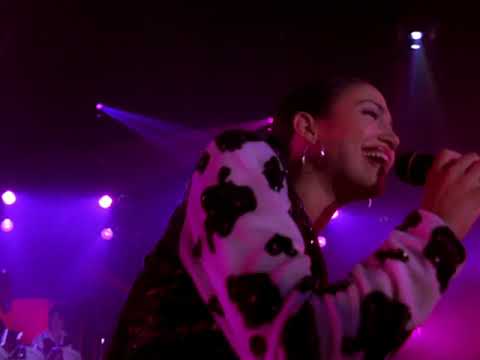 Como la flor Audio of the scene of Selena 1997