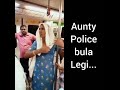 AUNTY POLICE BULA LEGI DELHI METRO