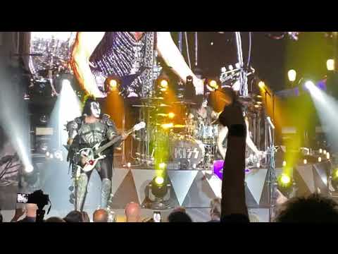 KISS - All The Way KISS Kruise X