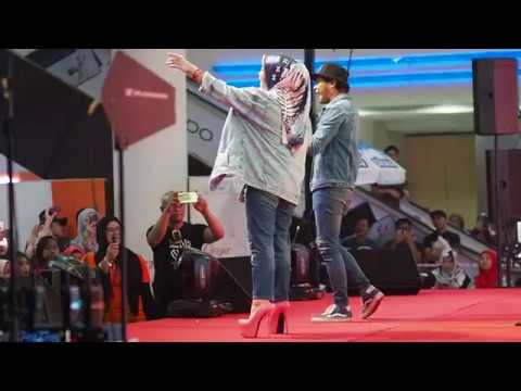 Takdir Tercipta - Hafiz & Adira #AngsanaJohorBahruMall #HotFMJamTour