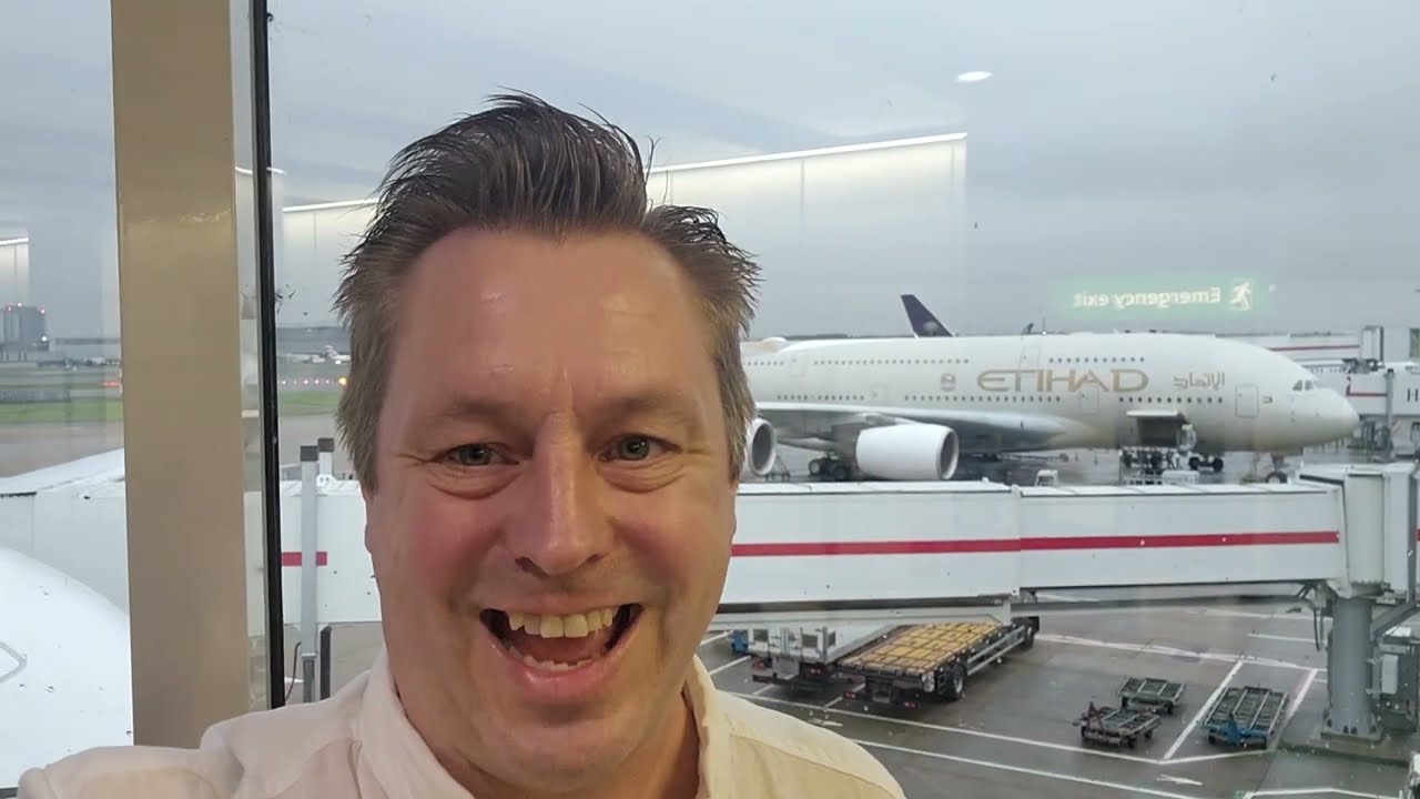 Etihad Airways First & Business Class Lounge thumbnail