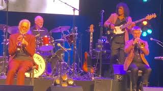 Herb Alpert &amp; the Tijuana Brass - A Taste of Honey (90th birthday performance)