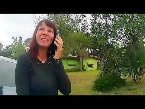 The Most Anti-American Lunatic Mom Ever Thinks She's Above Law, Gets Her Window Smashed Badly