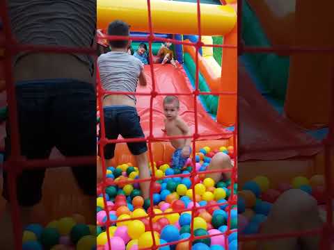 se quebrando  no infalível com picina de bolinha