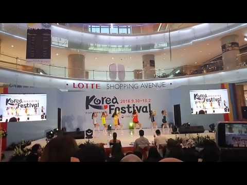 SkyPink day 2 at Korea Festival 2016 (My my + dance break +Nonono)