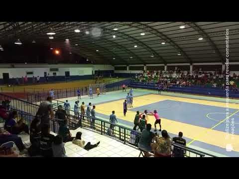 Técnico empurra árbitro em jogo de futsal amador em Roraima
